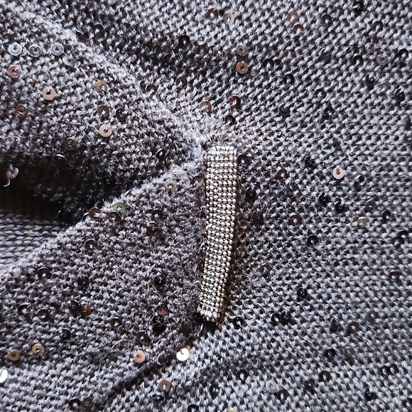 Black sequin Brunello Cucinelli sweater - Picture 3 of 6